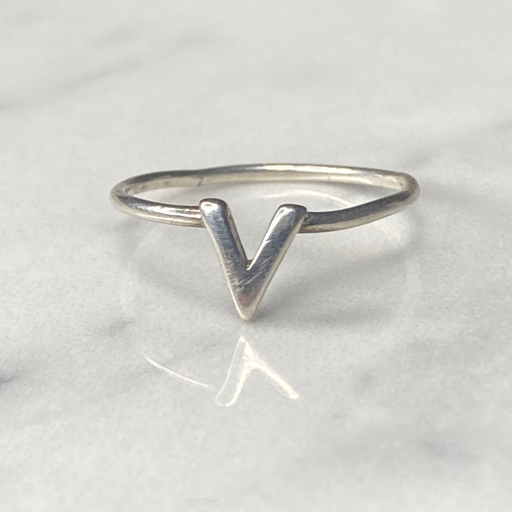V shaped ring sterling silver‎ 925